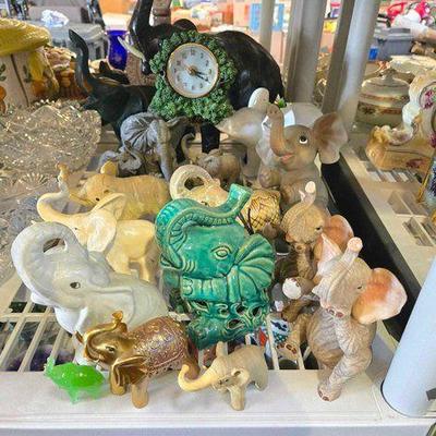#2288 • Elephant Statues & Clock
