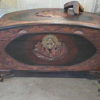 #5230 • Wooden Trunk
