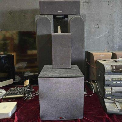 #7036 • (5) Speakers and Roku Ultra
