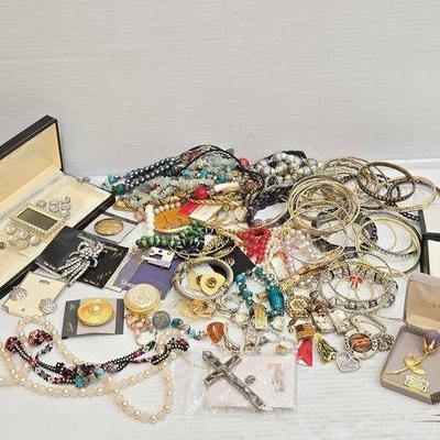 #844 • Costume Jewelry
