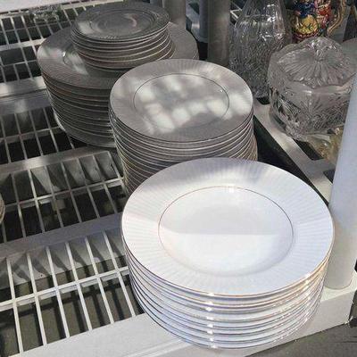 #2482 • Gibson China Plate Sets
