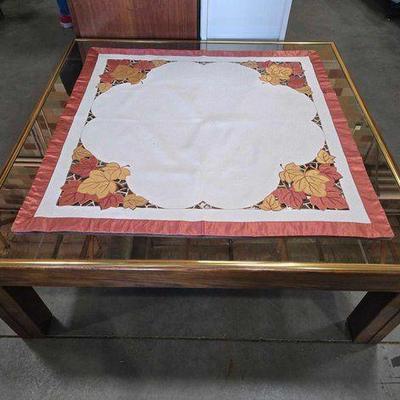 #5066 • Wood Coffee Table With Glass Top & Table Cover
