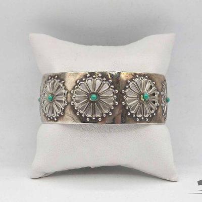 #818 • Costume Jewelry Flower Cuff
