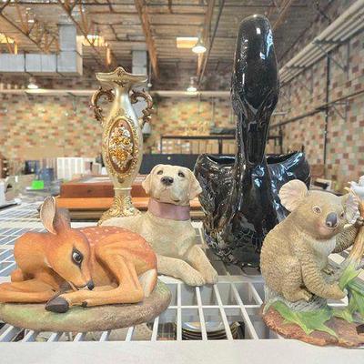 #2298 • Animal Figures & Vase
