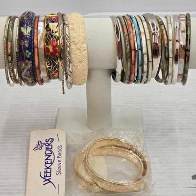 #840 • Costume Jewlery Bracelets
