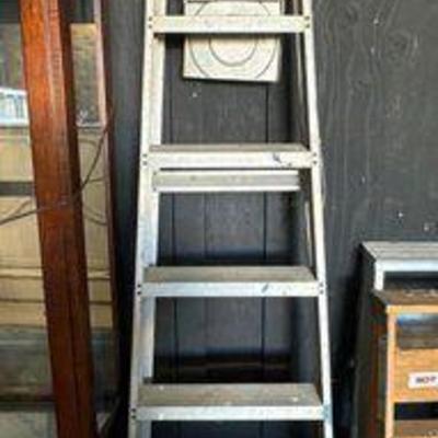 #3000 • 7ft 11in Ladder
