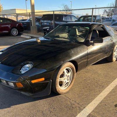 #118 • 1981 Porsche 928
