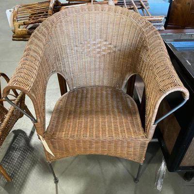 #4062 • Wicker Chair
