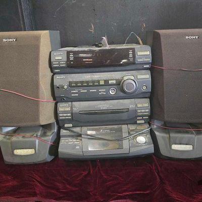 #7038 • Sony LBT-D390 5 CD Changer with Speakers
