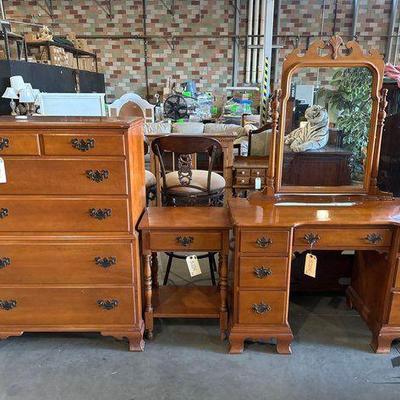 #5204 • Matching Dresser, Side Table and Vanity
