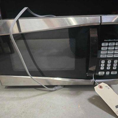 #7046 • Hamilton Beach Microwave
