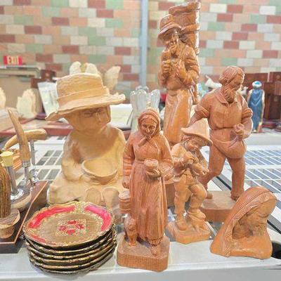 #2420 • Wooden Figures, Coasters & Bar/Drink Accessories

