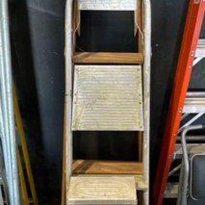 #3012 • 3 Ladders
