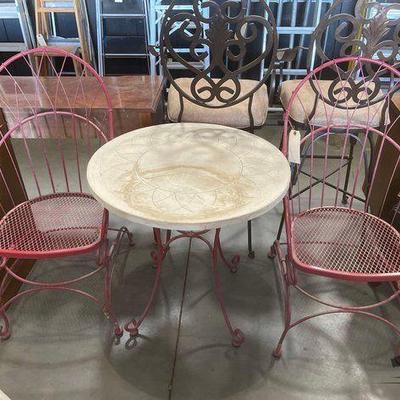 #4084 • Patio Set
