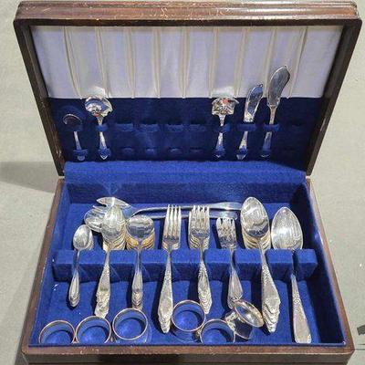 #2440 • Silverware Set
