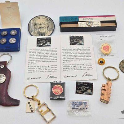 #1428 • Pins, Buttons & Keychains
