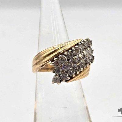 #382 • 14K Gold Diamond Cluster Ring, 6.86g
