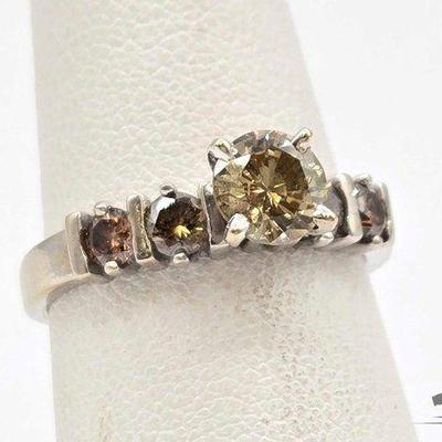 #326 • 14K White Gold 5 Diamond Ring, 3.73g
