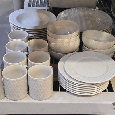 #2414 • Pfaltzgraff Traditions Dinnerware China
