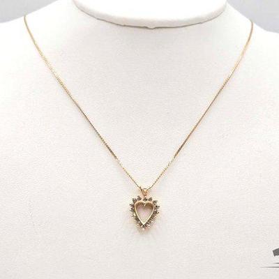 #322 • 14K Gold Diamond Heart Necklace, 3.90g
