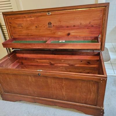 Lane cedar chest