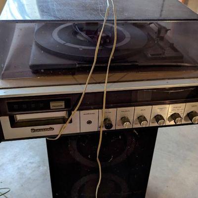 Panasonic thrusters speakers and stereo. 