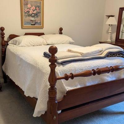 Vintage Cannonball bed