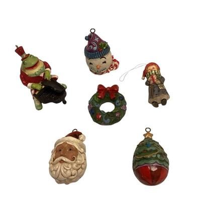 ROHU507 Jim Shore Collection And A “Katherine’s Collection” Frog Playing Piano	Heavy Jim Shore ornaments - excellent quality for which he...