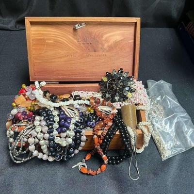 Ct387 vintage jewelry mystery lot