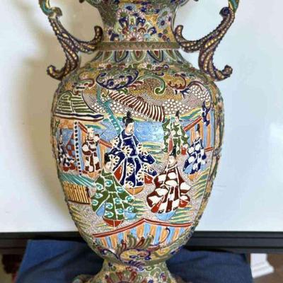Ct059rv japanese satsuma vase
