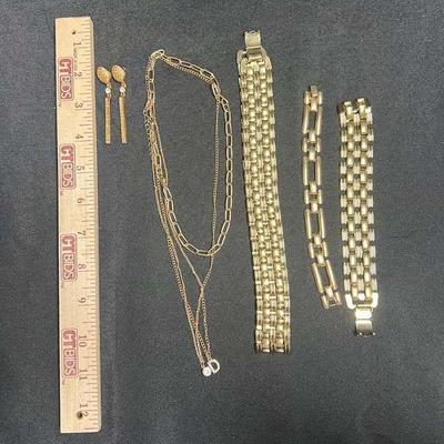 Ct396v vintage dior earrings