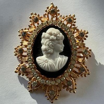 Vintage Cameo