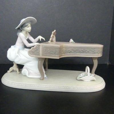 Vintage 1998-2005 Lladró "Spring Recital" #06452 Designed by Regino Torrijos Figurine - 13" x 6" x 8" - In Box