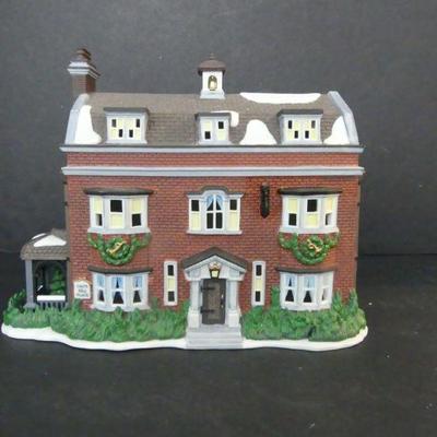 Vintage 1996-1997 Dept. 56 Dickens Village "Gad's Hill Place" #56.57335 - In Box