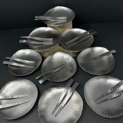 28Pcs Hammered 180 Stainless Steel Dessert Plates & Utensils	