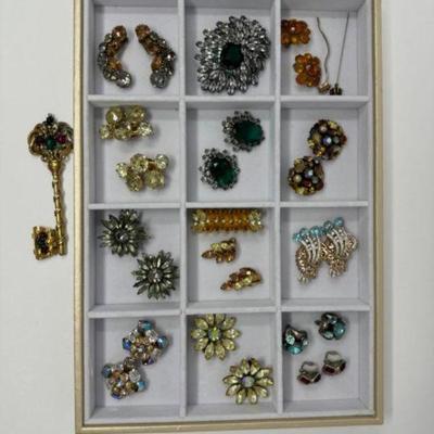 Retro Sparkle Spectacular: Retro Brooches & Fur Pins + Atomic Earring	