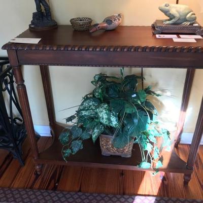 hall table $99
36 X 15 X 31"