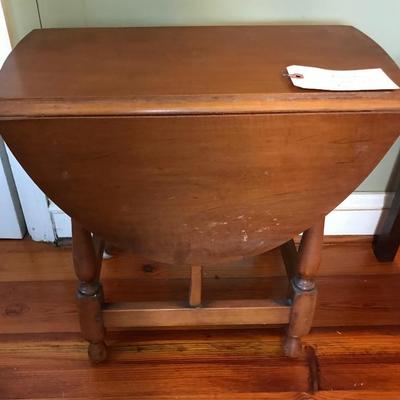 child size drop-leaf table $22
20 X 28 X 20"