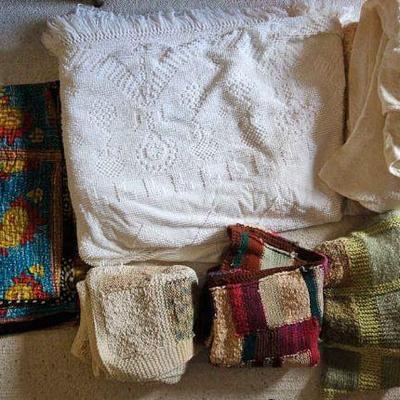 AAT031-Cool Collection Of Vintage Woven Throws, Blankets And Quilt