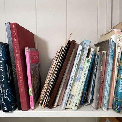 AAT040- Mystery Lot Of Books