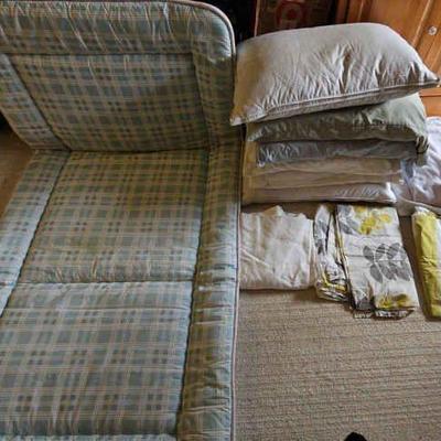 AAT030-Extra Fluffy Twin Sized Pillow Topper, Collection Of Pillows Complete With Set Of Sheets