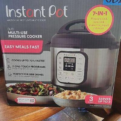 AAT082 - Instant Pot Pressure Cooker 