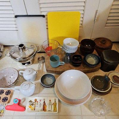 AAT125-Kitchen Items Mystery Lot!!!
