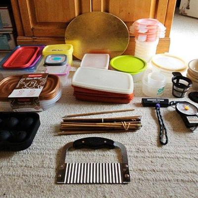 AAT070-Vintage Tupperware Containers W/ Lids Along With Many Other Containers