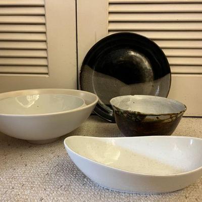 AAT039- Assorted Ceremic And Pottery Serving Dishes