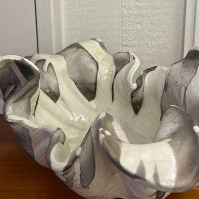 AAT048- Sculpted Pottery Bowl