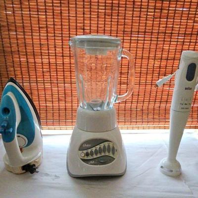 AAT117-Steam Iron, 12 Speed Blender And Hand Immersion Blender/Mixer