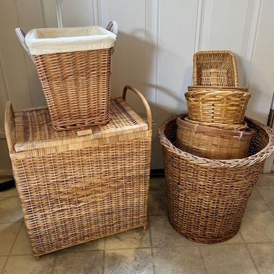AAT013 Small Wicker Hamper & Various Baskets