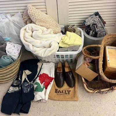 AAT101- Mystery Household Goods Lot