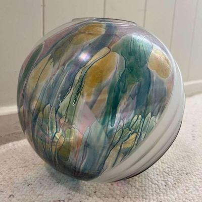 AAT041- Rueven Glass Vase By Nouveau Art Glass 